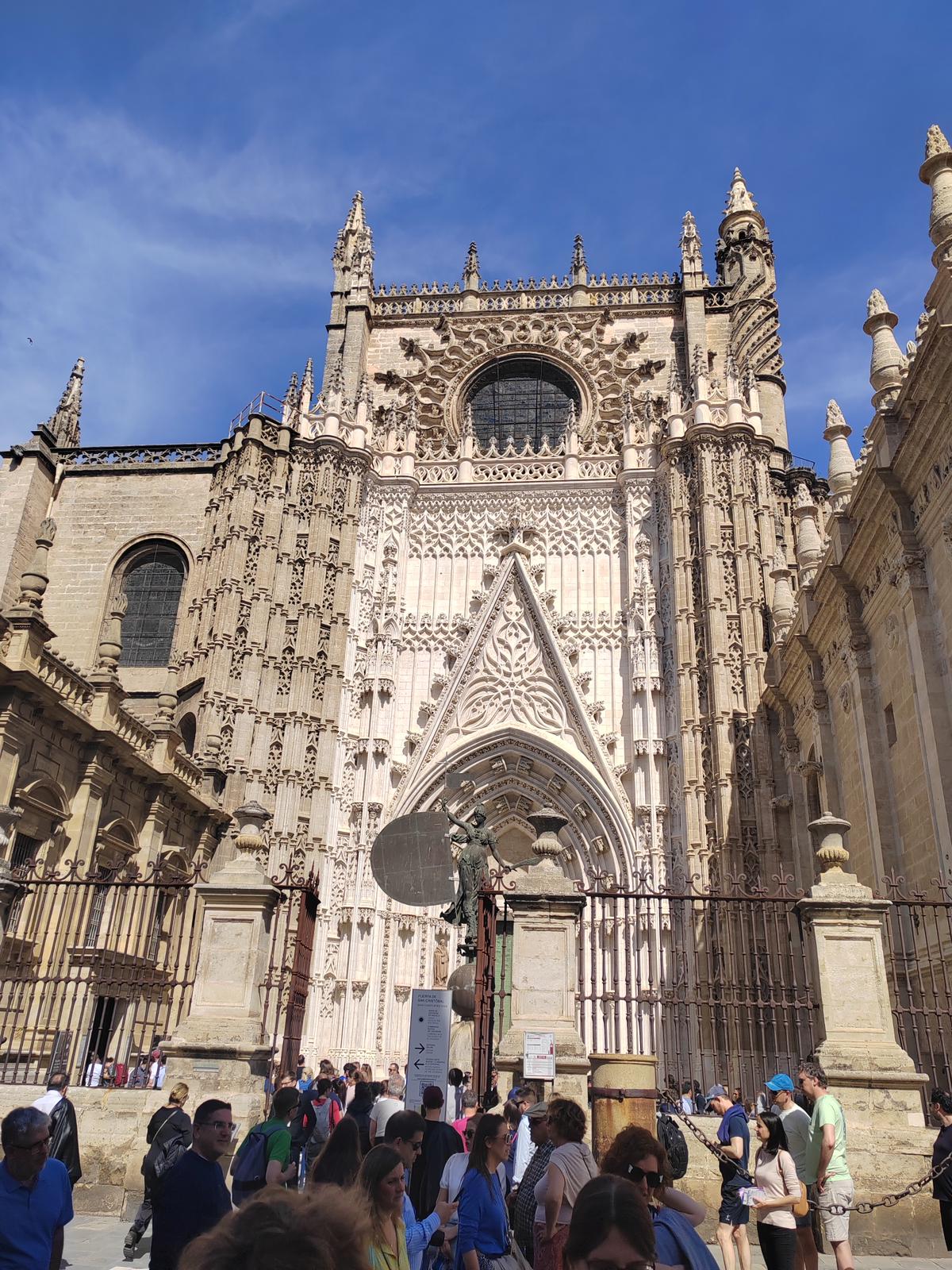 Guía personalizada, tours y más.